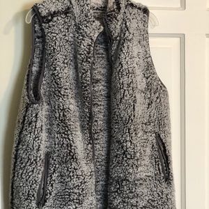 Fall Fleece Vest 🍷